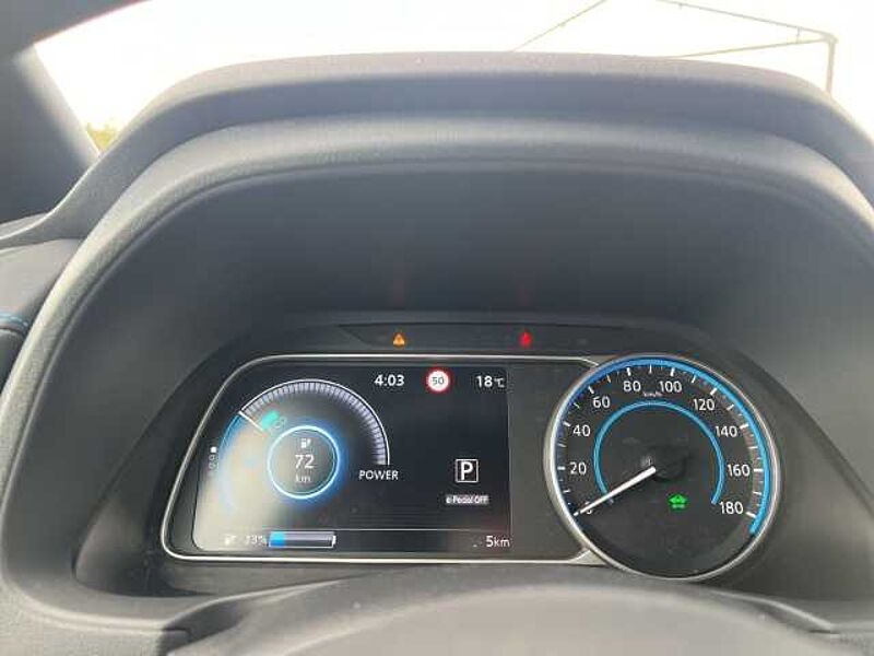 Nissan Leaf N-Connecta 40 kWh LED SH Lenkradheizung Navi