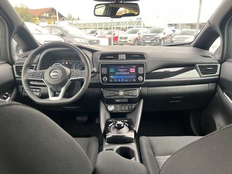 Nissan Leaf N-Connecta 40 kWh LED SH Lenkradheizung Navi