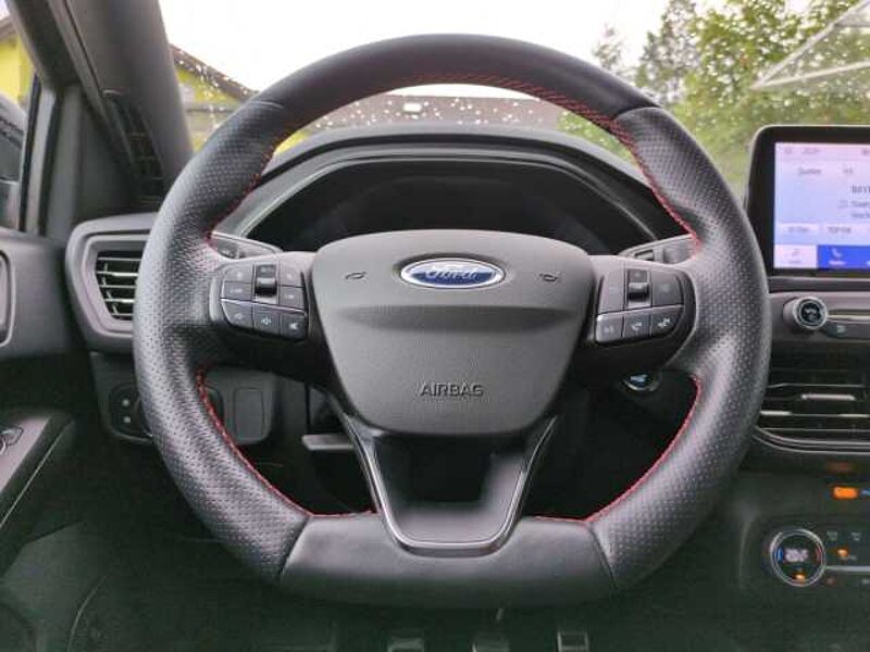 Ford Focus ST-Line Navi LED ACC  Klima City Stop Wipa PDC Kamera