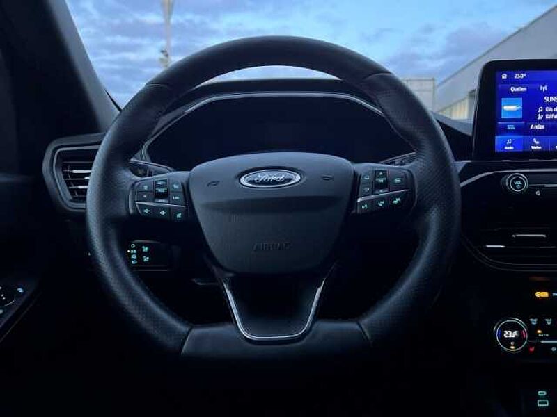 Ford Kuga ST-Line X ACC HUD Navi Standheizung LED Wipa ST-Line X ACC HUD Navi Standheizung LED Wipa