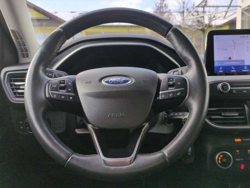 Ford Focus Turnier Cool & Connect Navi City Stop Klima Wipa PDC Kamera Turnier Cool & Connect Navi City Stop Klima Wipa PDC Kamera