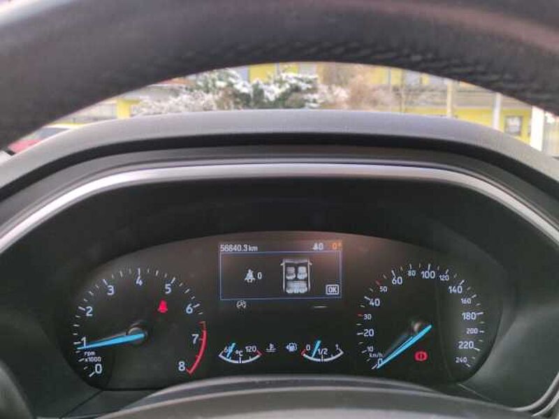 Ford Focus Turnier Cool & Connect Navi City Stop Klima Wipa PDC Kamera Turnier Cool & Connect Navi City Stop Klima Wipa PDC Kamera