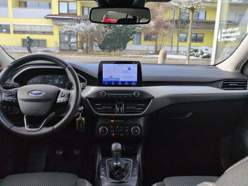 Ford Focus Turnier Cool & Connect Navi City Stop Klima Wipa PDC Kamera Turnier Cool & Connect Navi City Stop Klima Wipa PDC Kamera