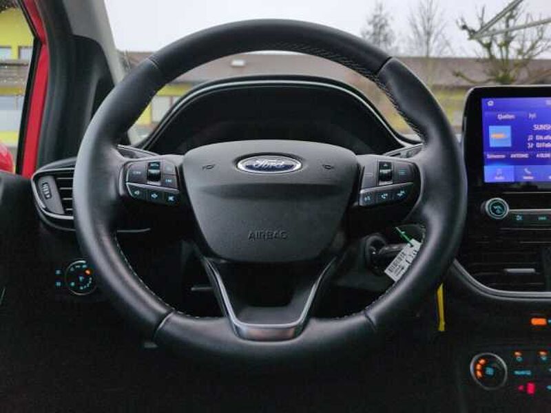 Ford Fiesta Cool & Connect Automatik Klima Navi Tempomat Wipa PDC