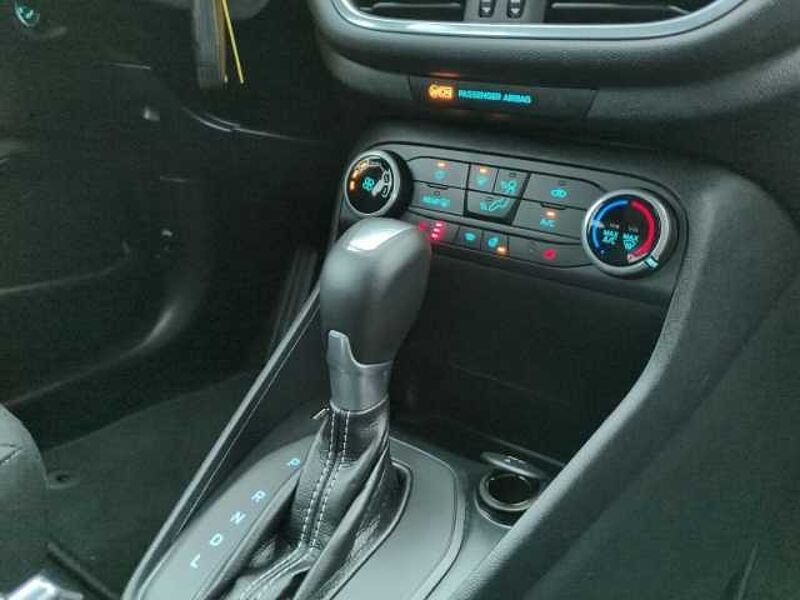 Ford Fiesta Cool & Connect Automatik Klima Navi Tempomat Wipa PDC