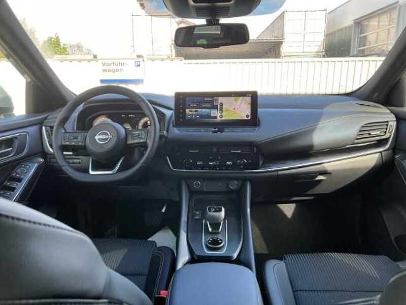 Nissan Qashqai Tekna 4x4 1.3 DIG-T MHEV Allrad HUD Navi 360 Kamera LED ACC